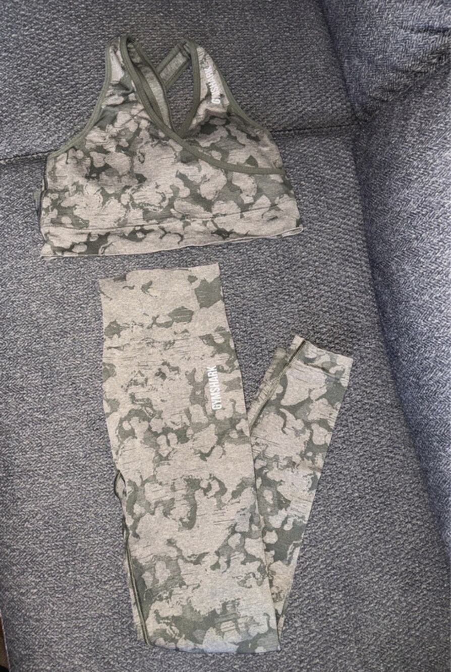 Gymshark Sportswear Green Camo Scrunch Bum Leggings & Bra Set Sz Medium